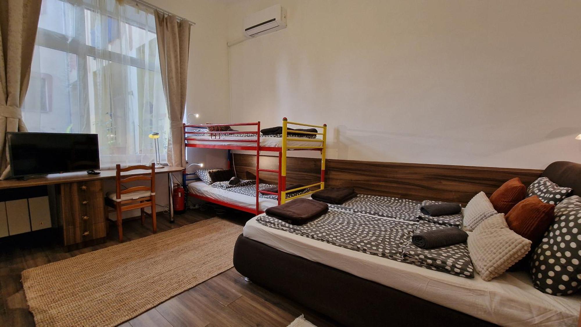 Dombovari Way Apartment